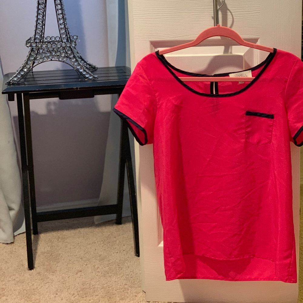 Size Large Olive and Oak T-shirt.